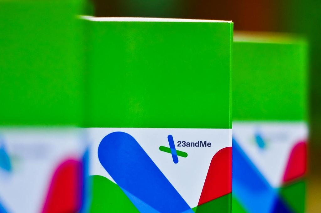 picture of 23andme packages