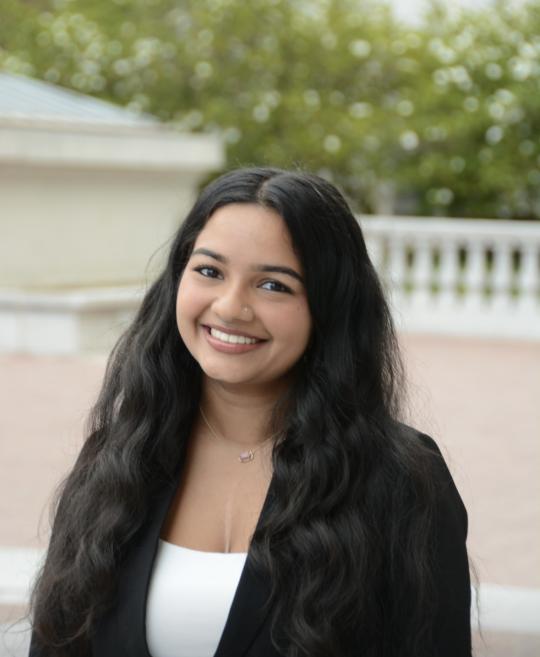 Lavanya Girish headshot