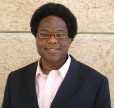 Portrait photo of Osagie Obasogie.